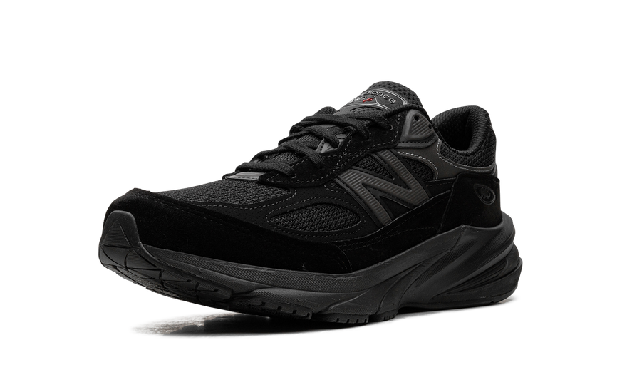 New Balance 990v6 Triple Black: la zapatilla negra imprescindible para tu rotación