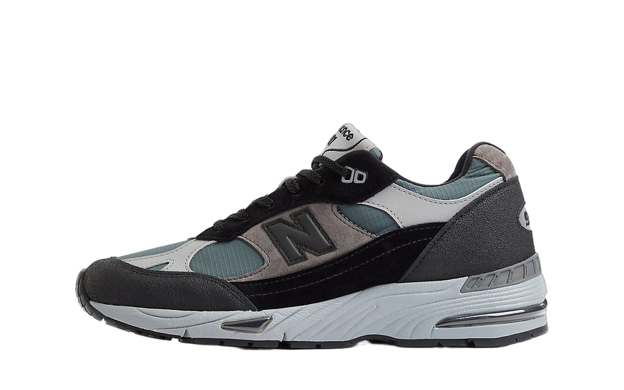 New Balance 991v1 MiUK Urban Winter Pack Zwart — Elegantie en functionaliteit voor de stedelijke winter