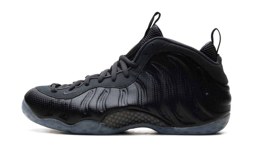Nike Air Foamposite One Carbon Fiber — Silueta futurista y rendimiento en cancha