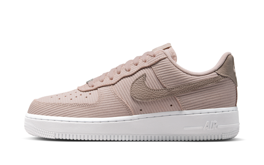 Nike Air Force 1 Low '07 Corduroy Silt Red — Pana, Estilo y Comodidad Urbana