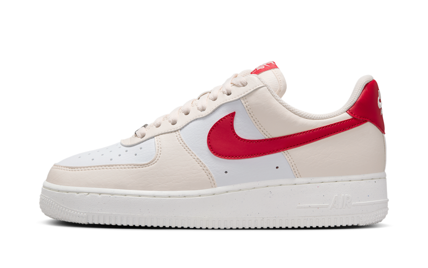 Nike Air Force 1 Low '07 Next Nature Pale Ivory University Red: sustainable icon and city style