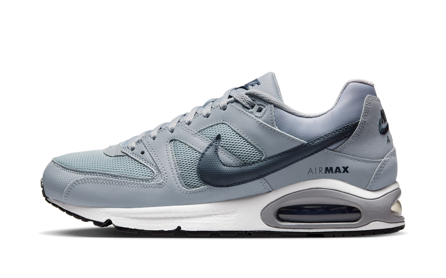 Nike Air Max Command Stealth: Reinventa tu estilo con amortiguación todo el día