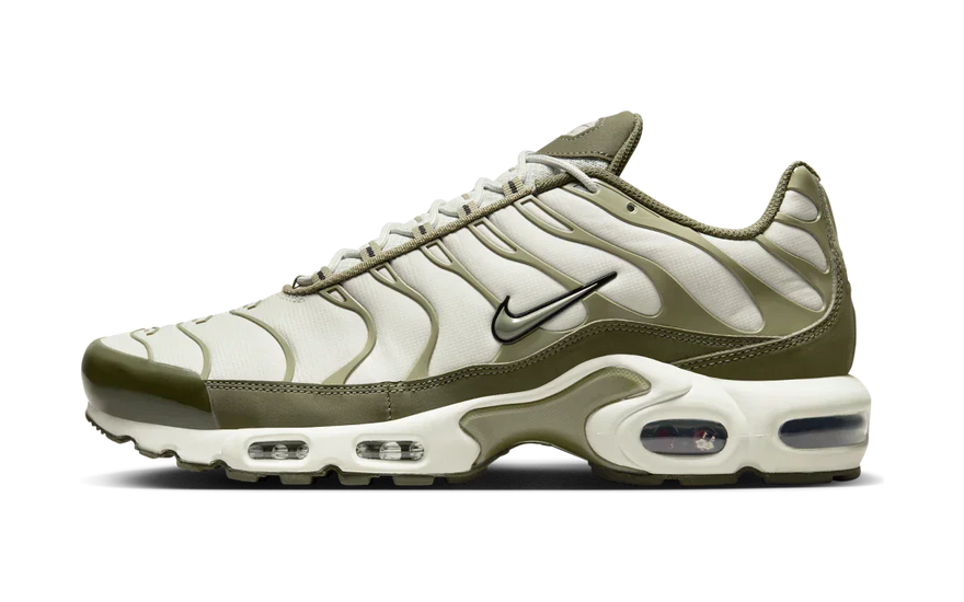 Nike Air Max Plus Light Bone Neutral Olive: ikonischer Stil und städtischer Komfort