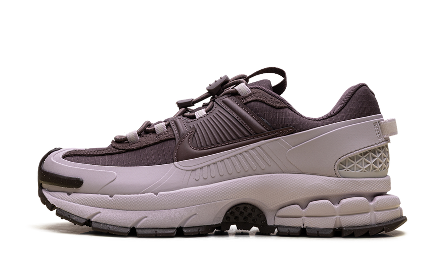 Nike Zoom Vomero 5 Roam Tattoo Particle Rose: la sneaker winterized que domina el street style en 2026