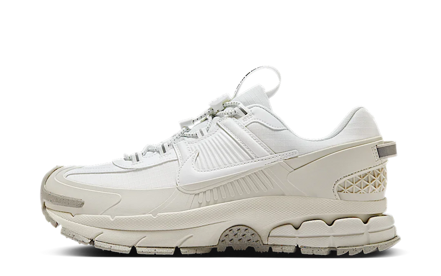 Nike Zoom Vomero Roam Summit White Light Bone Light Iron Ore — Amortiguación y estilo para todo el día