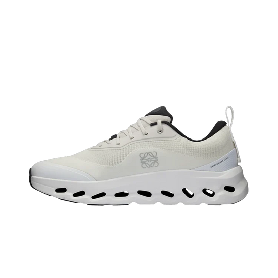 On Running Cloudtilt 2 LOEWE Sand White: la zapatilla que mezcla rendimiento y lujo