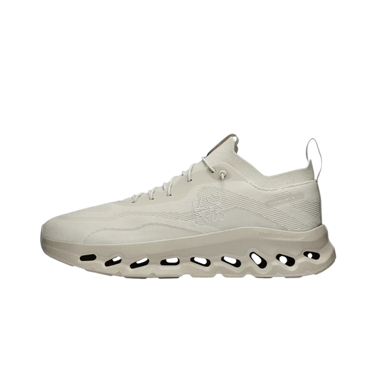 On Running Cloudtilt Loewe Sand: performance and luxury for every step