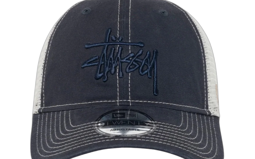 Stussy New Era 9Twenty Tonal Basic Trucker Deep Navy — Gorra trucker tonal para streetwear