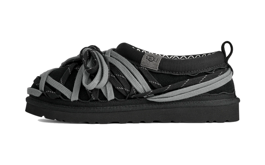 UGG Tasman Lace Slipper Black: la pantufla con cordones que ya puedes sacar a la calle