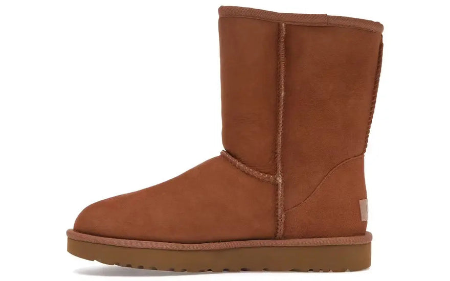 UGG Classic Short II Boot Chestnut: Niezbędne krótkie buty na tę zimę