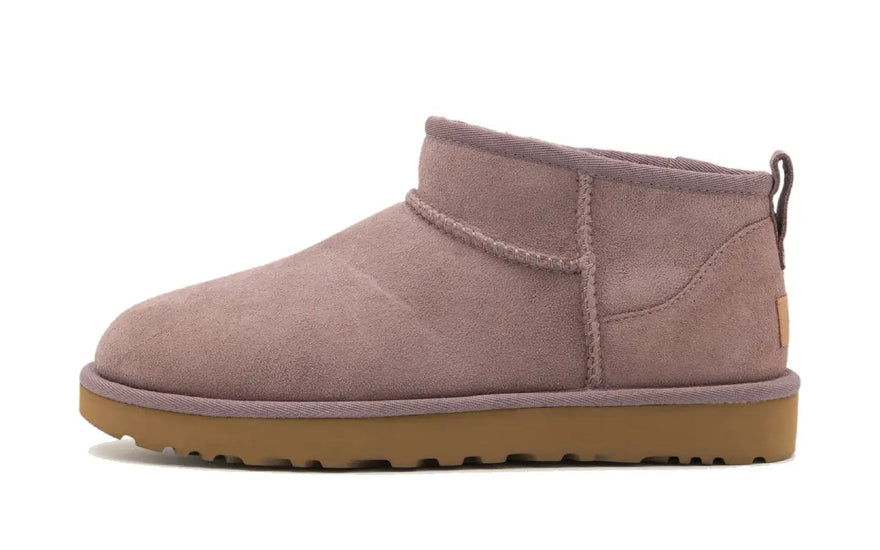 UGG Classic Ultra Mini Μπότα Sugarplum: η μίνι μπότα που θα μεταμορφώσει το στυλ σου
