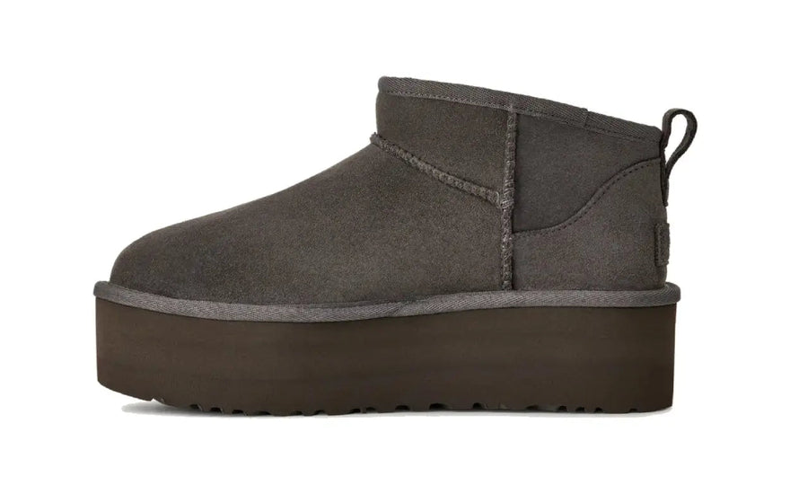 Bota UGG Classic Ultra Mini Platform Carvão: Plataforma com estilo e máximo conforto