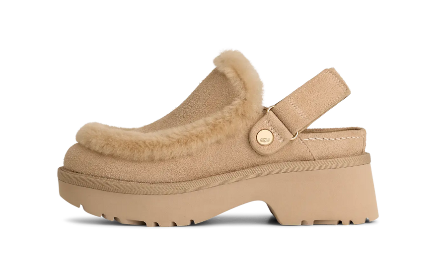 UGG Esmee Clog Mustard Seed — Ζωντανή άνεση για τις εμφανίσεις σου