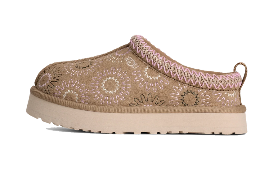 UGG Tazz Sun Stitch Slipper Mustard Seed (Kids): la plataforma mostaza que arrasa en 2026