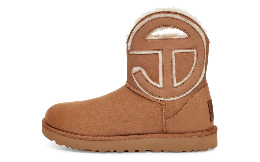UGG x Telfar Logós Mini Gesztenye: a divatot diktáló kis táska