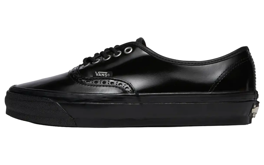 Vans OTW Authentic 44 Siped Vibram Gloss Leather Brogue Black: el skate shoe que se disfraza de zapato de vestir