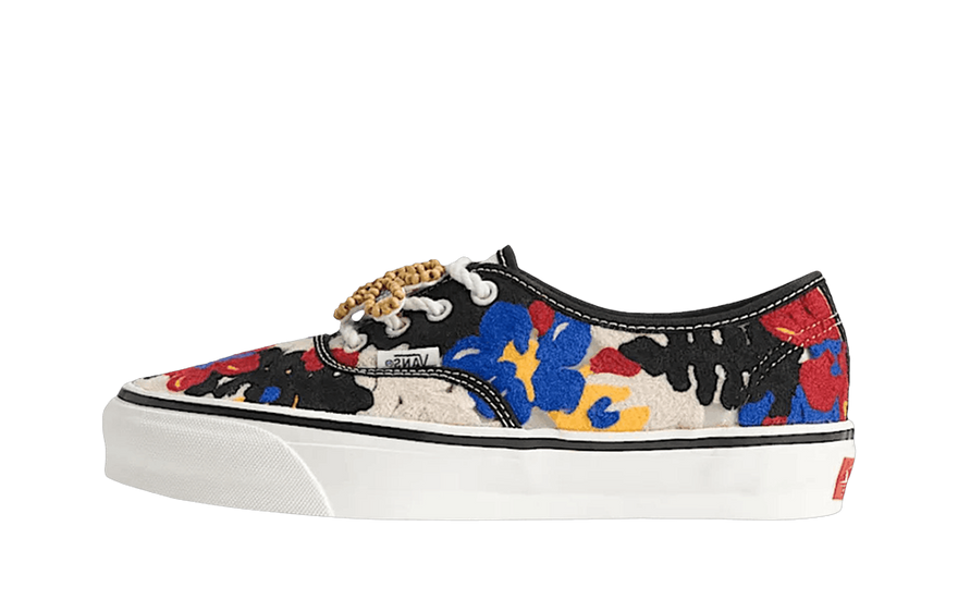 Vans Premium Authentic Needlework White Red Blue: la lona bordada que se ha convertido en la zapatilla más comentada de 2026