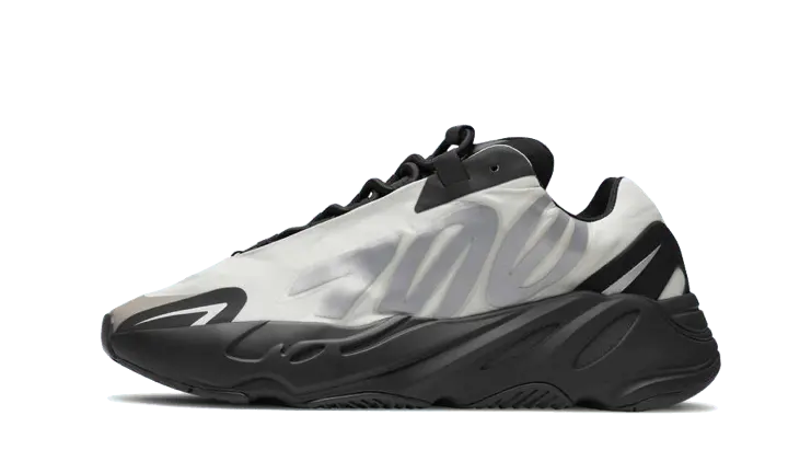 Yeezy Boost 700 MNVN Bone: Minimalistický střih, který každá sbírka potřebuje