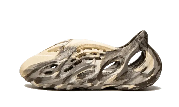 Yeezy Foam RNNR MX Clay Cream: the eco-friendly shoe that redefines comfort and style