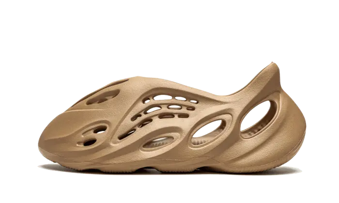 Yeezy Foam RNNR Ochre - espuma futurista y comodidad urbana