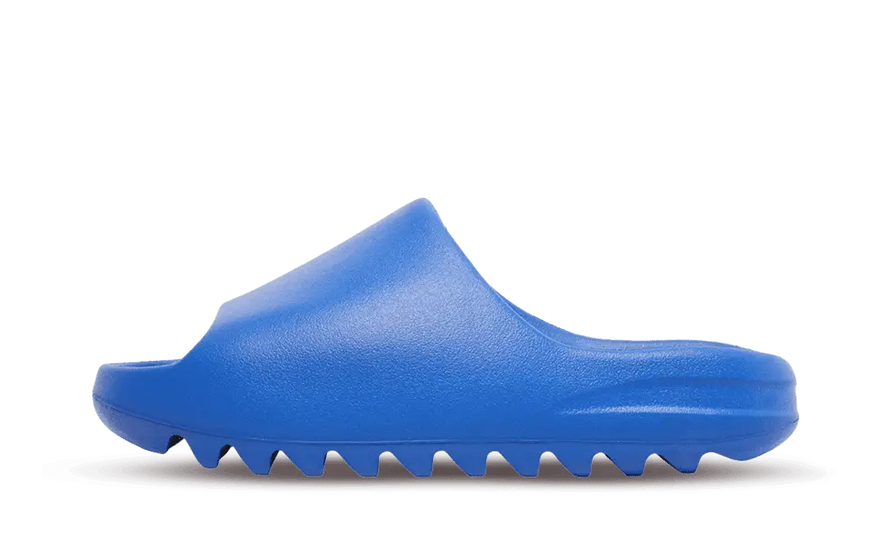 Yeezy Slide Azure: modré papuče, které pozvednou tvůj každodenní styl