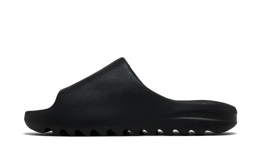 Yeezy Slide YS-01 Black: la slide imprescindible para estilo urbano y comodidad