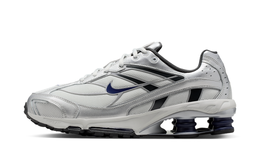 Nike Shox Ride 2 Photon Dust Metallic Silver Navy: μεταλλικό στυλ και απορρόφηση κραδασμών Shox σε κάθε βήμα