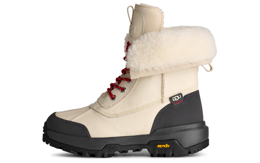 UGG Adirondack Boot XXV Plaster : la botte ultime pour affronter l’hiver