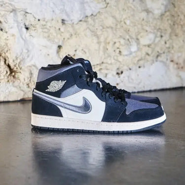 Air Jordan 1 Mid Satin Gray Toe