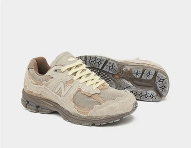 New Balance 2002R Refined Future - size? Next Step