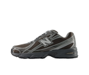 New Balance 740 Black Metallic