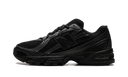 New Balance 740 Triple Black