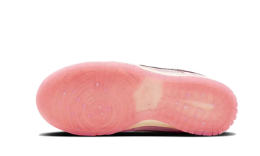 Nike Dunk Low LX Barbie