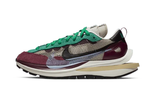 Nike Vaporwaffle Sacai Villain Red Neptune Green