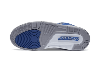 Air Jordan 3 Retro Varsity Royal Cement