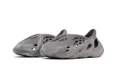 Yeezy Foam RNNR MX Granite Next Step