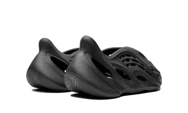 Yeezy Foam RNNR Onyx Next Step