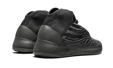 Yeezy QNTM Onyx Next Step